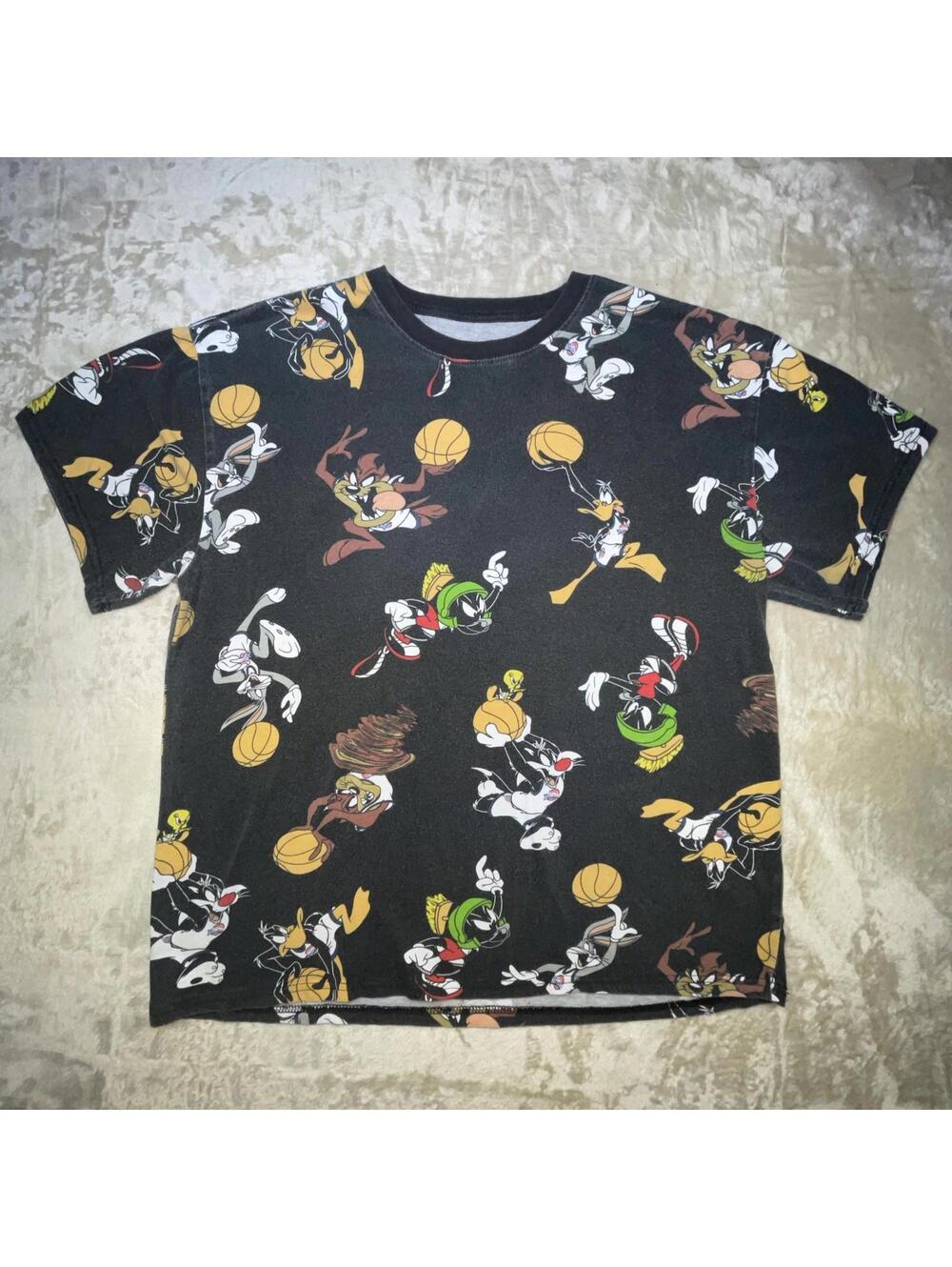 LOONEY TUNES Space Jam Character All-Over Print Graphic T-Shirt Men’s MEDIUM